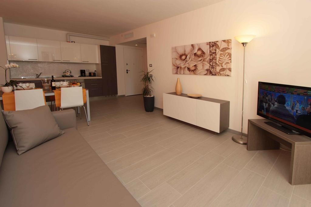 Residence Rivachiara Εξωτερικό φωτογραφία